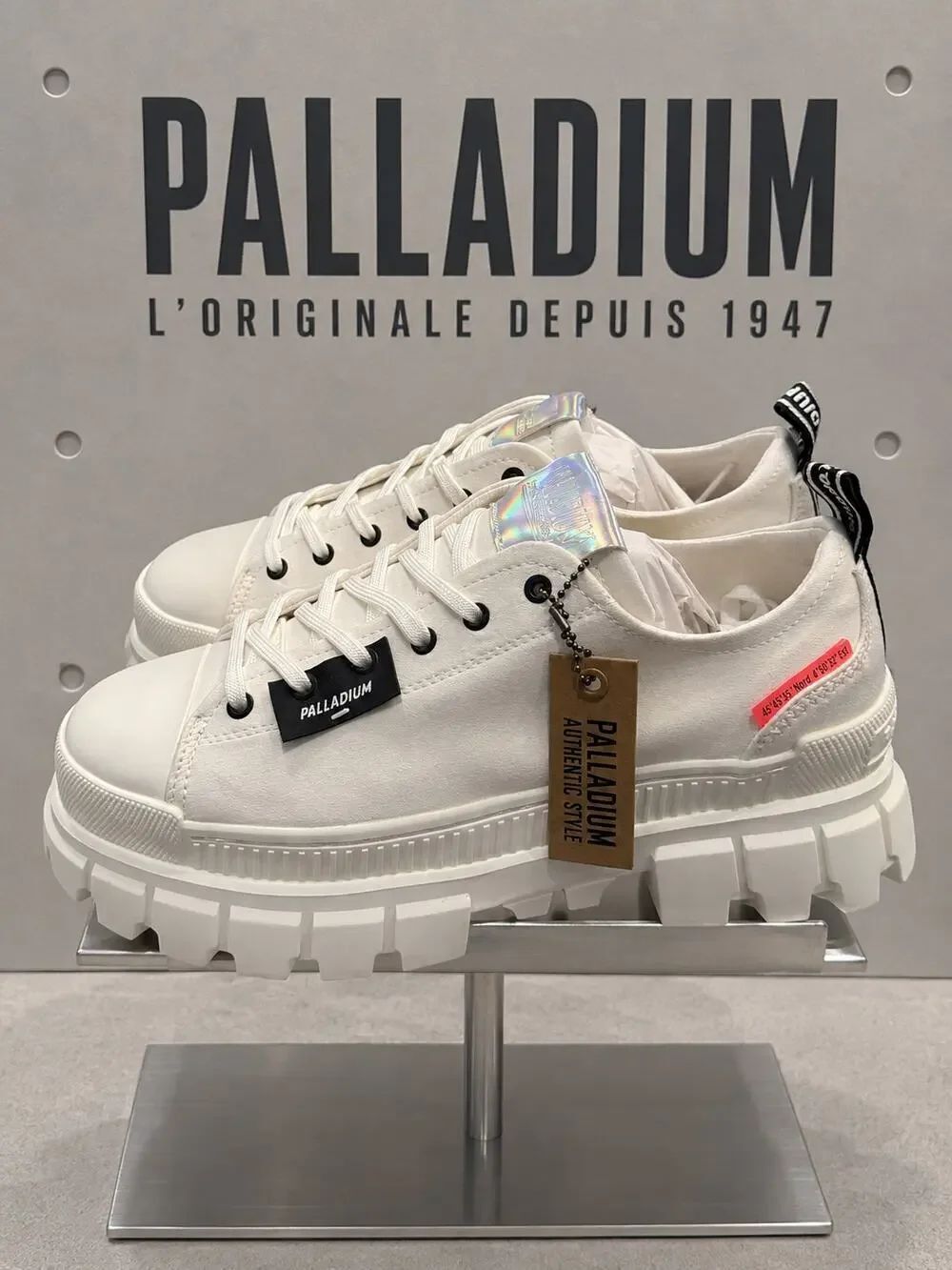 NIB Palladium Revolt Lo TX Star White Platform Sneakers Women’s 10